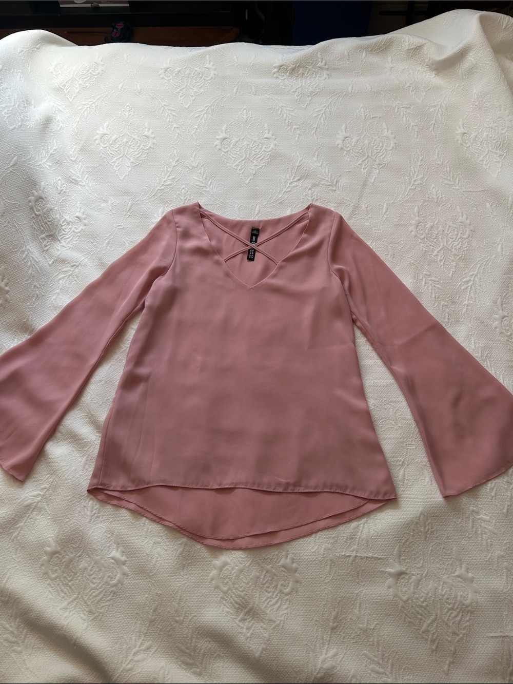 Design Lab Lord & Taylor Mauve V-Neck Bell Sleeve Blouse